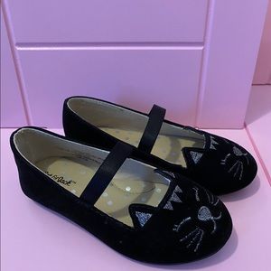 Toddler girl black kitty slip ons-Sz 7